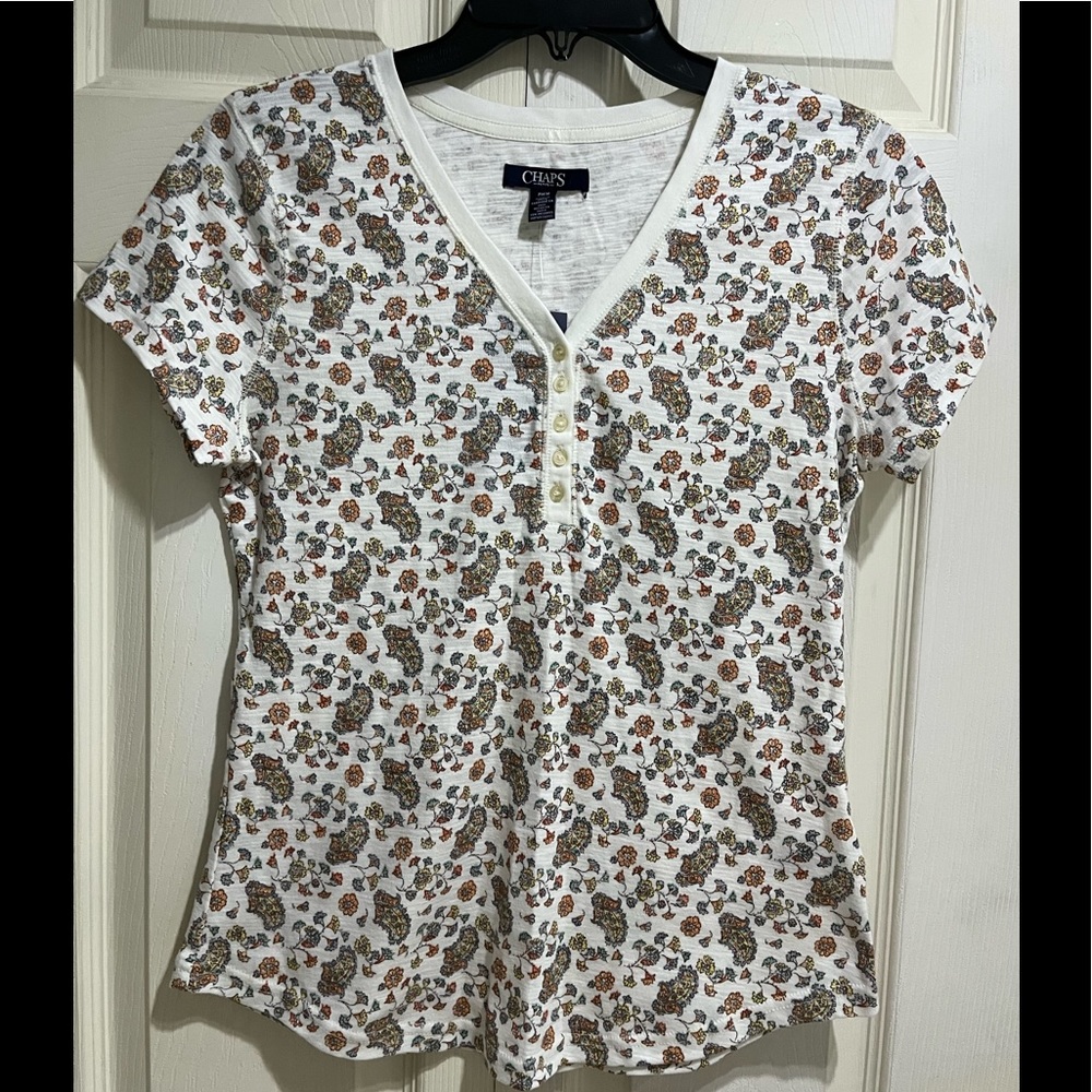 Chaps Cream Printed Short Sleeve Top in Size Medium Petite (PM/M)